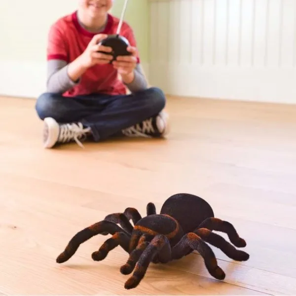 20770 realistic remote control tarantula